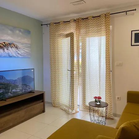 Superior Vujevic, Apartamento Duće