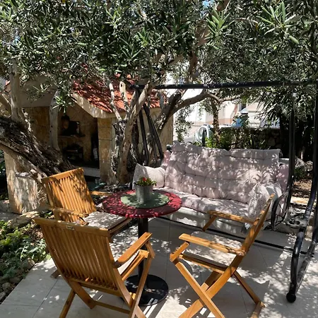 Superior Vujevic, Apartamento