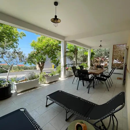 Superior Vujevic, Apartamento *