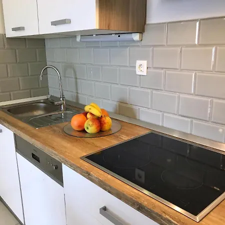 Superior Vujevic, Apartamento Duće